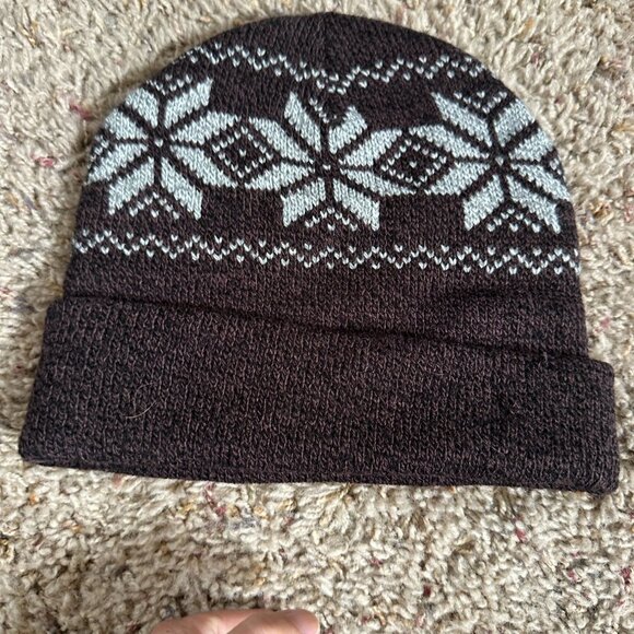 Alaska Knit Winter Hat Brown Snowflake Pattern Acrylic Beanie Unisex - Picture 3 of 5